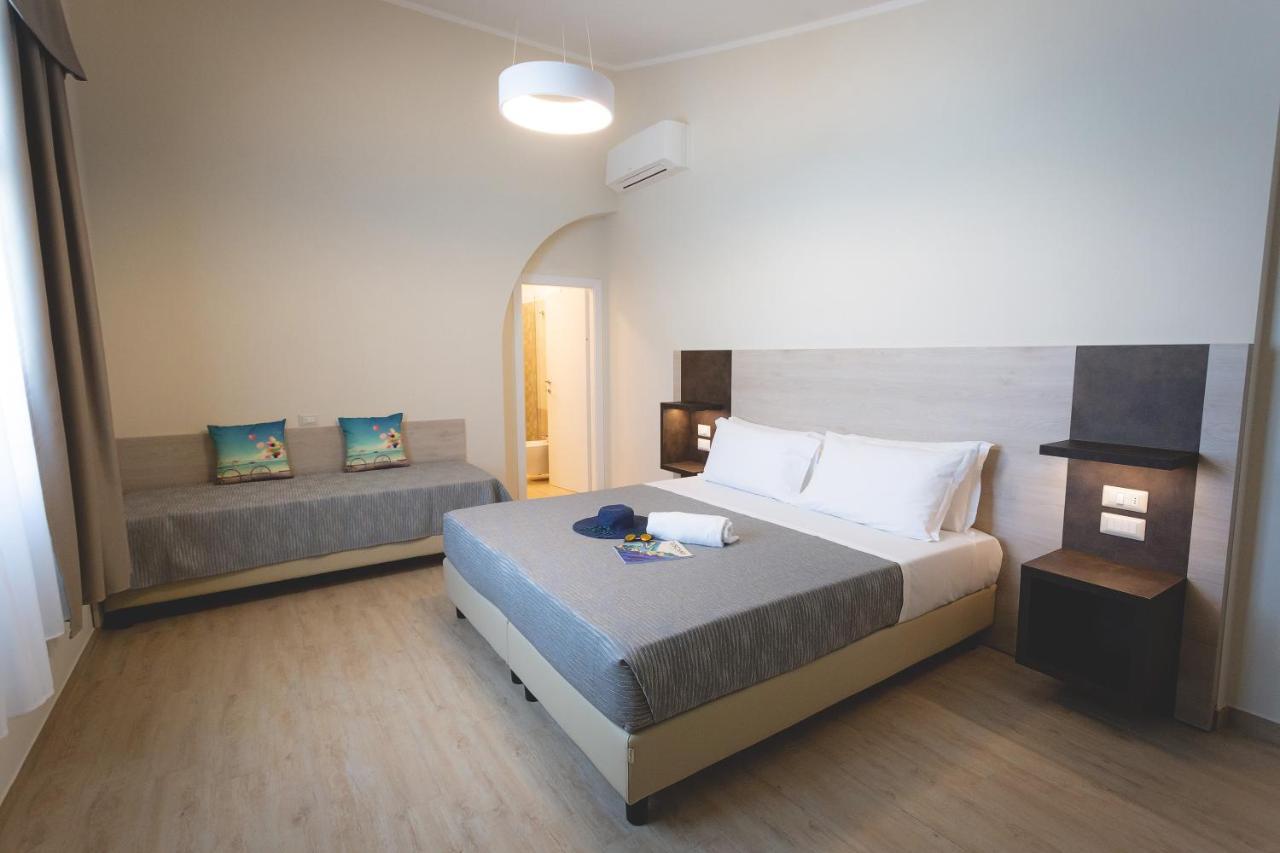 Hotel Residence Vallecorsa ロジニャーノ・マリッティモ エクステリア 写真