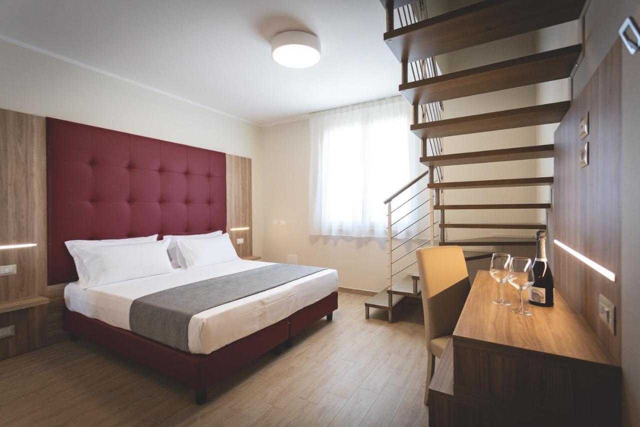 Hotel Residence Vallecorsa ロジニャーノ・マリッティモ エクステリア 写真