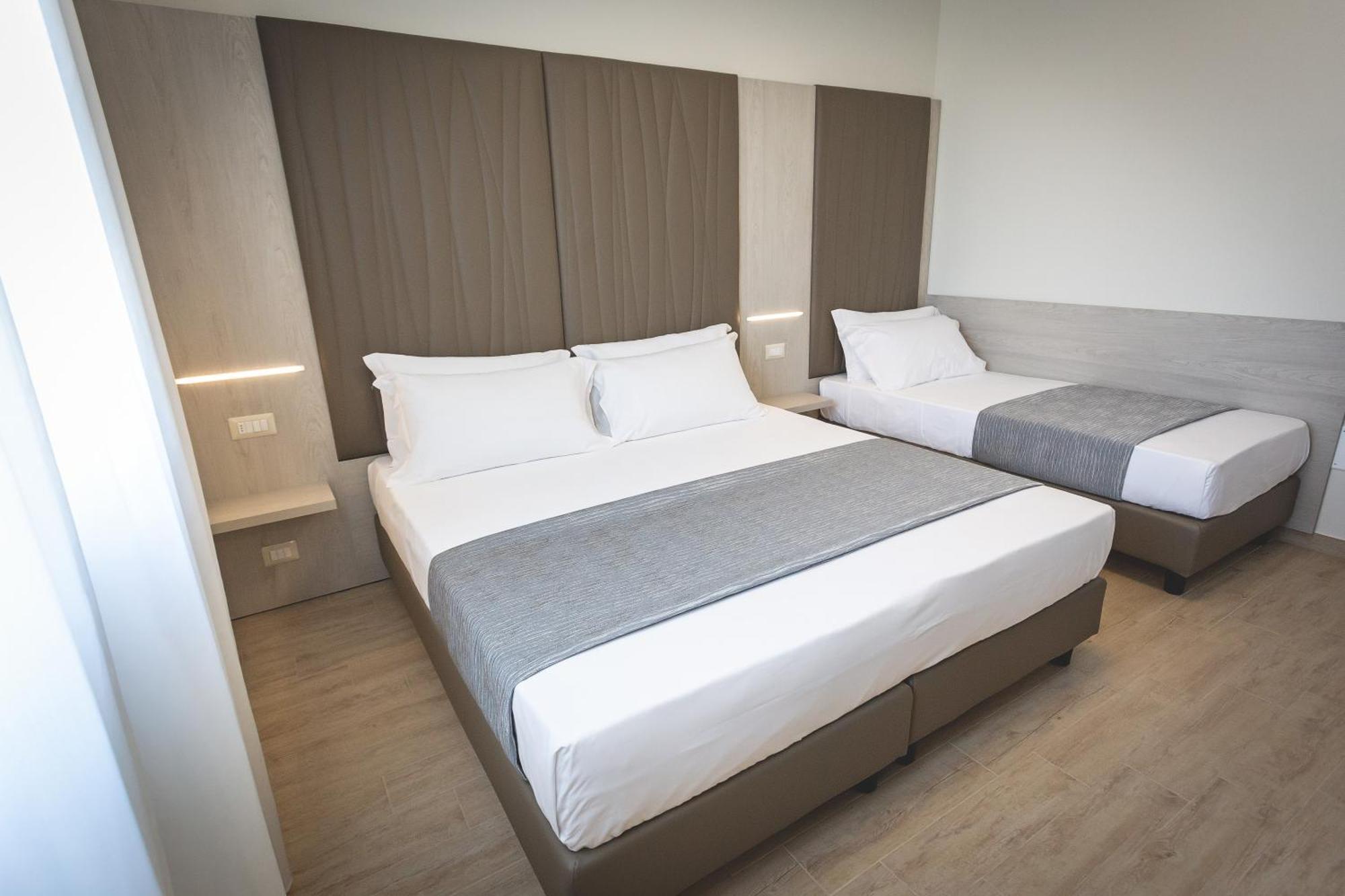 Hotel Residence Vallecorsa ロジニャーノ・マリッティモ エクステリア 写真
